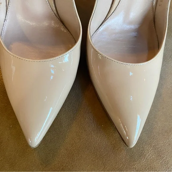 Gianvito Rossi
Vernice Nude Pumps / Heels - Picture 7 of 12